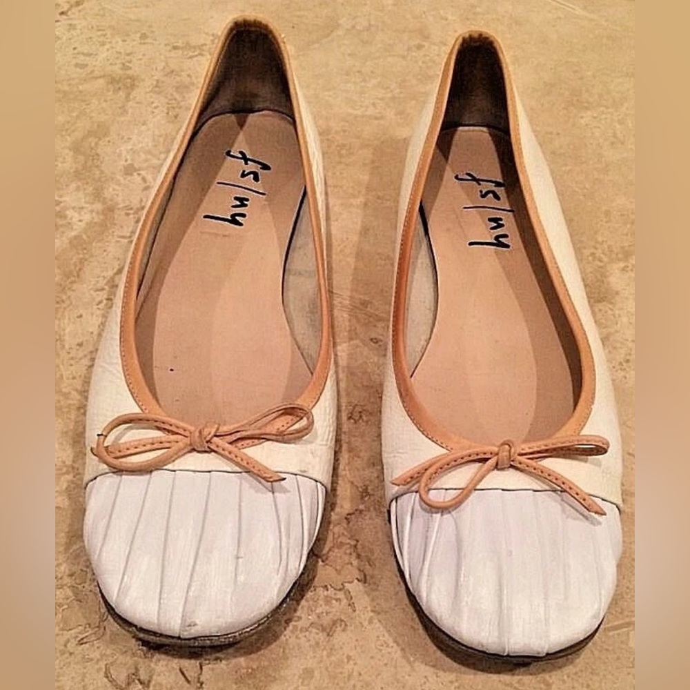 FS/NY Patent Leather Flats Ivory White Tan Capped Toe Bow Ballet Flats 9M Italy - Picture 2 of 11